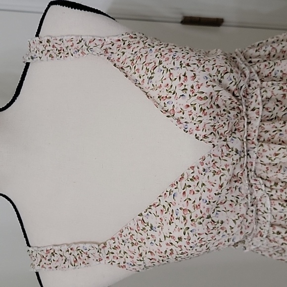 SHEIN Size S VCAY Shirred Back Frill Trim Ditsy Floral Top, Excellent Used Cond. - Picture 2 of 12